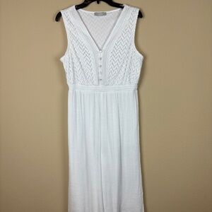 J. Gee White Lace/Gauze Sleeveless V-Neck Jumpsuit/Romper Fully Lined;